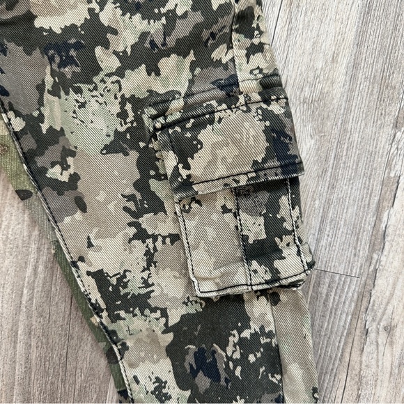 Size 6T essentials jeans - Picture 4 of 7